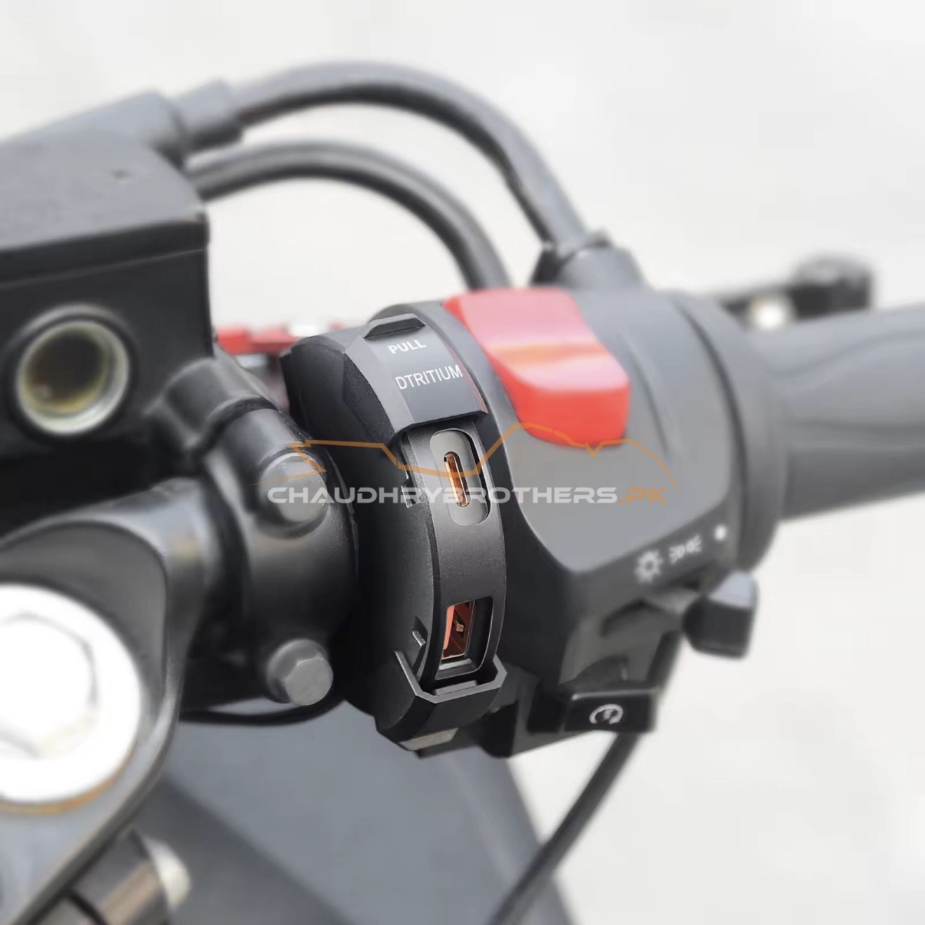 3.0 FAST CHARGER-C TYPE & USB WATERPROOF SOCKET - Image 2